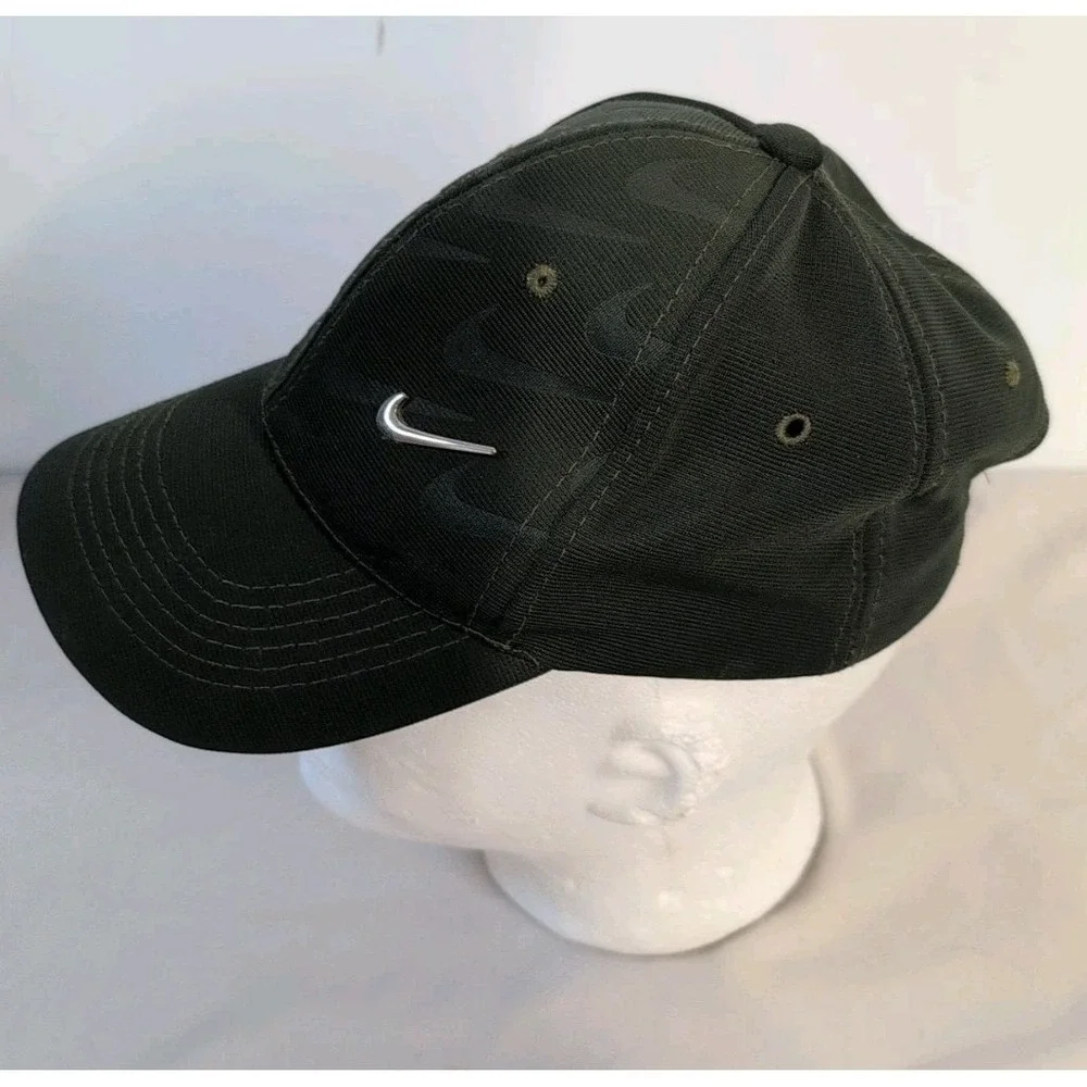 Nike Hat Silver Metal Swoosh Dark Green Cap Strap‎ Back All Over Print Golf
